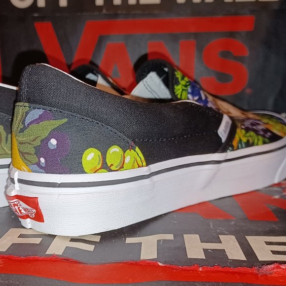 Vans Men's 9.5/Women's 11 Fruit Skull Slip On Black/White VN0A7Q5DY28 - Picture 6 of 13